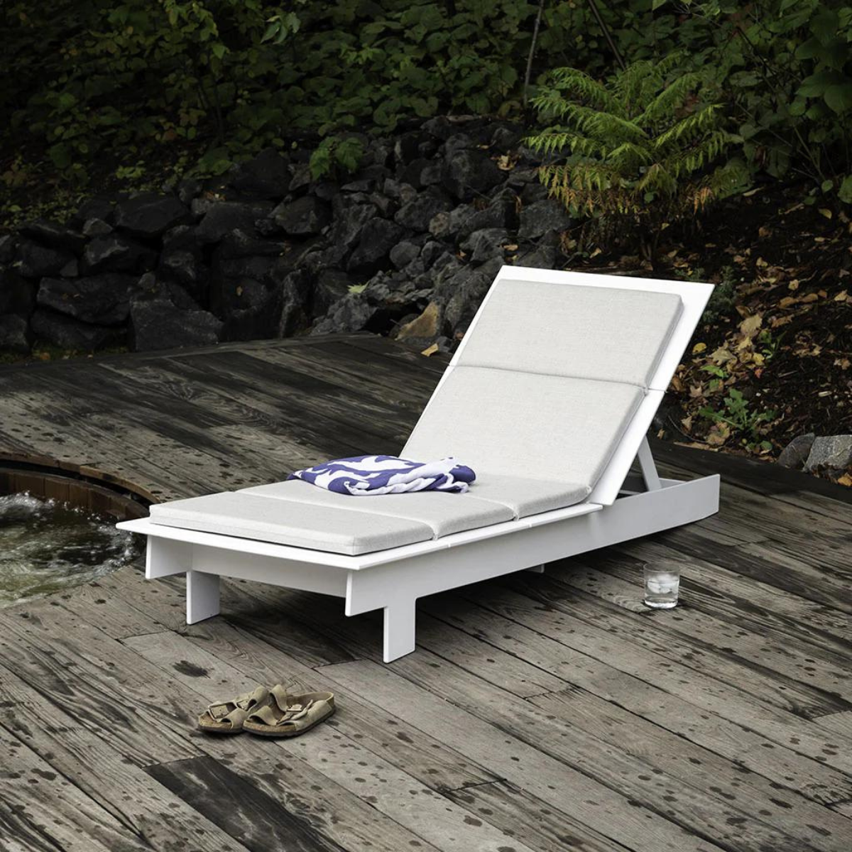 Lollygagger chaise outlet